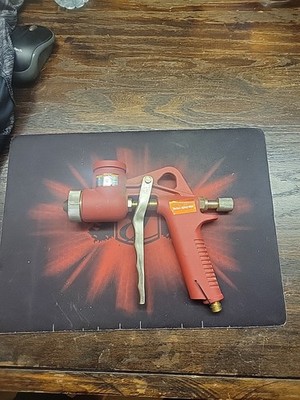 1-1/2 Gallon Texture Spray Gun  Central Pneumatic as is
