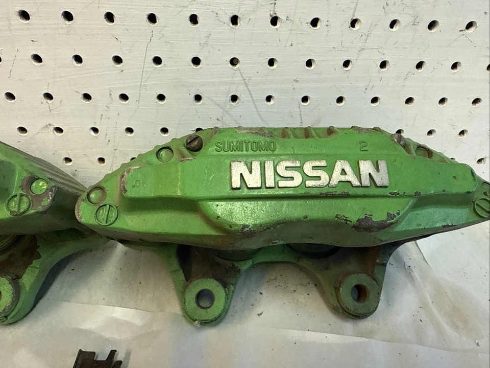PINZAS DE FRENO DELANTERAS DE 4 PISTONES NISSAN 300ZX 1990-1996 OEM Foto 3 de 4
