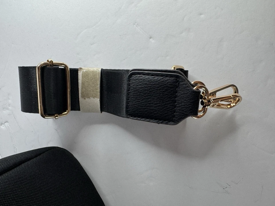 Case Logic Tablet/iPad Carrying Case With Replacement Strap (see Pics) - Image 4 of 4