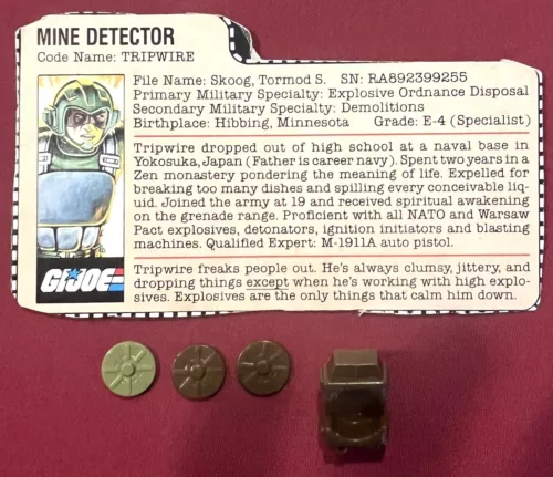 Vintage 1983 Hasbro GI Joe ARAH Tripwire Action Figure File Card Backpack Mines