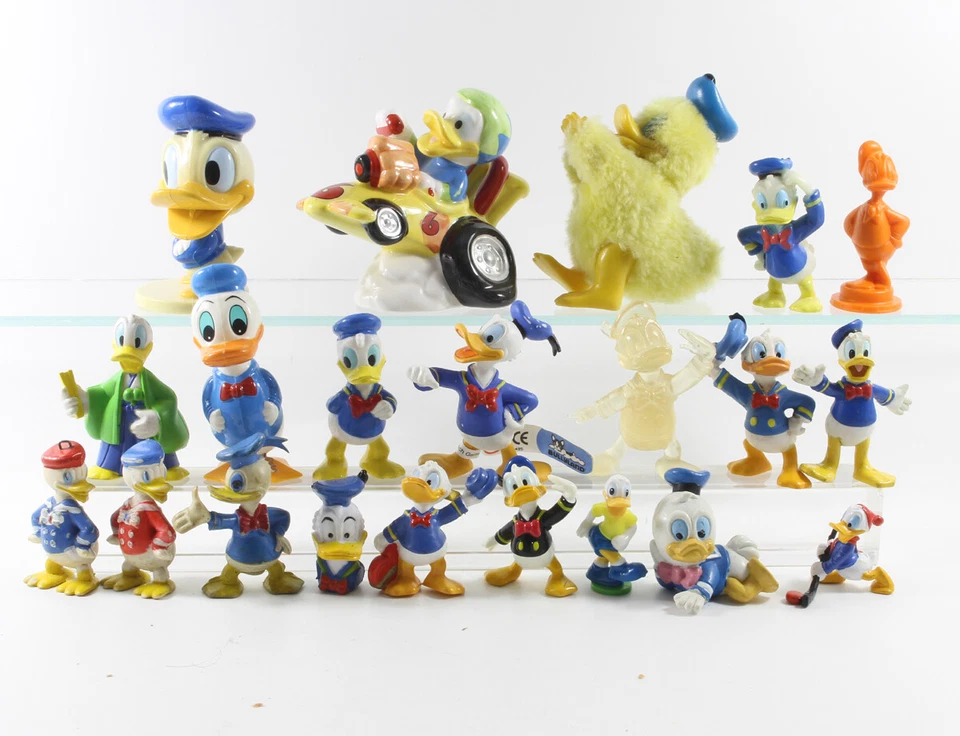 Donald Duck === Sammlung von 21 x Walt Disney Figuren Bully / Bullyland u.a. - Bild 1 von 1