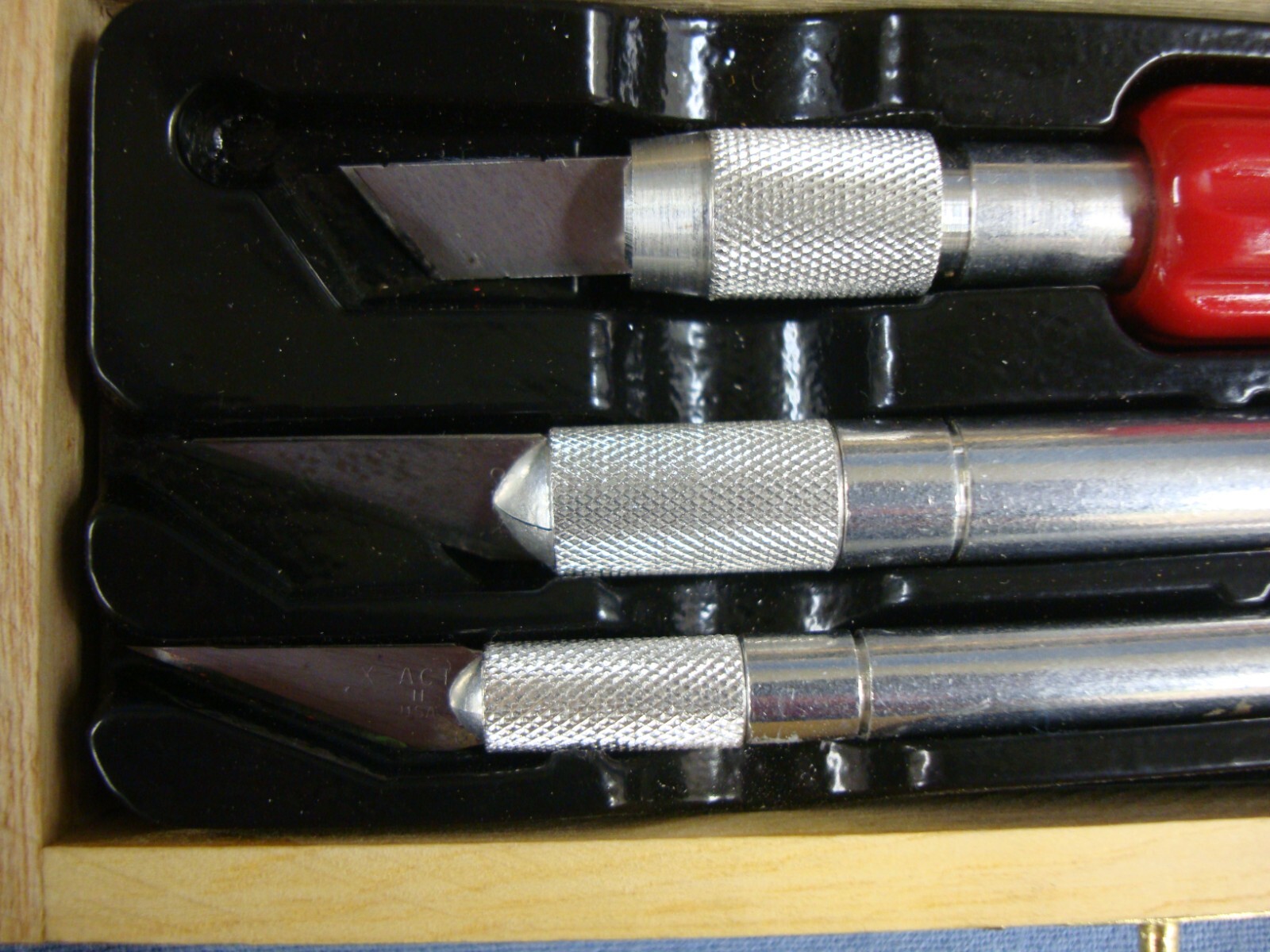 XACTO Basic Knife Set in wood storage case. 3 handles, 13 blades. Very