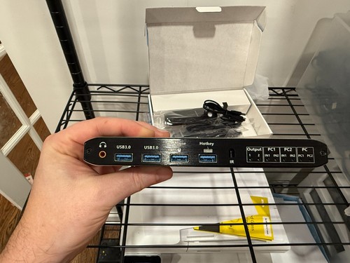 KVM Switch 2x2 4K 60Hz 2 in 2 out Dual Monitor HDMI, USB-C, USB 3.0, w/ Remote - Afbeelding 3 van 8