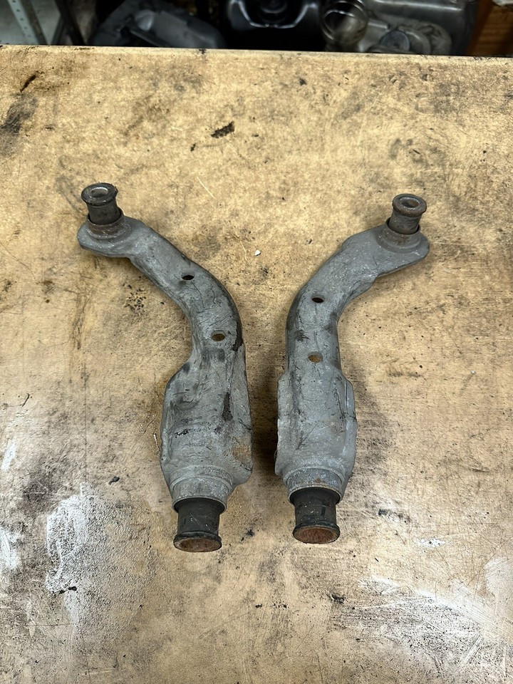 Renault Clio Mk3 197/200 PAIR of Front Lower Subframe Support Brackets