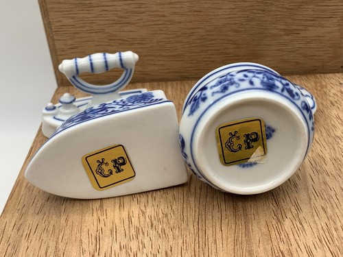 5 BLUE ONION small items Cesky Porcelan trinket or pill boxes/salt dip/ind gravy - Picture 7 of 22