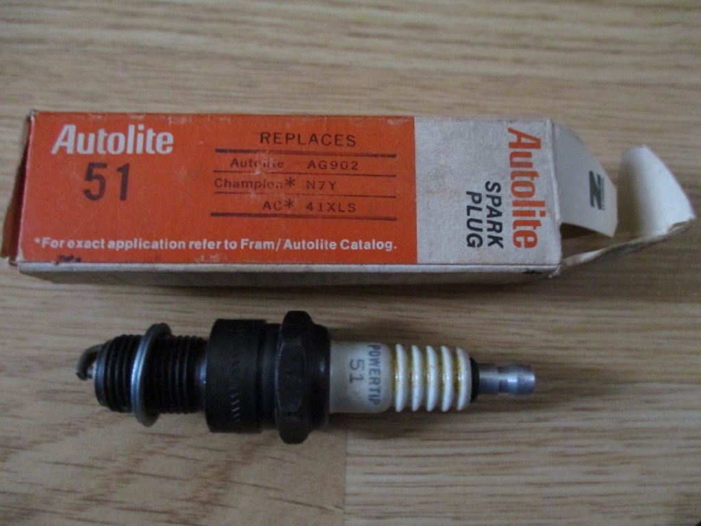 NOS Autolite No. 51 Spark Plug AG902