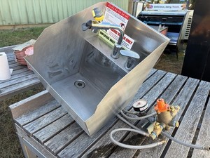 Franke Clinical Lab 316 Stainless Wall Mounted Hand Sink with Speakman Eye Wash