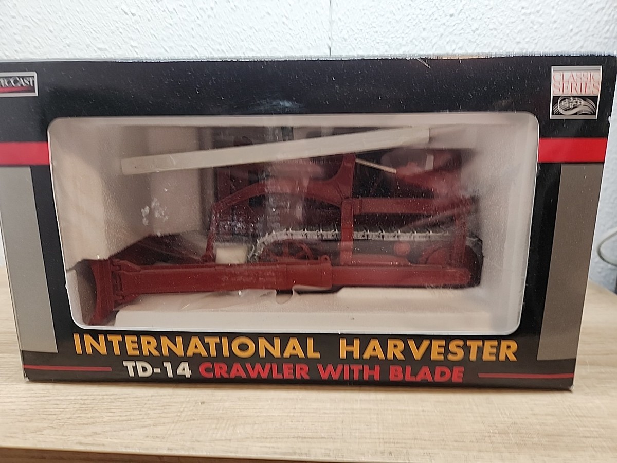 SpecCast International Harvester IH TD-14 Crawler W/ Blade Classic