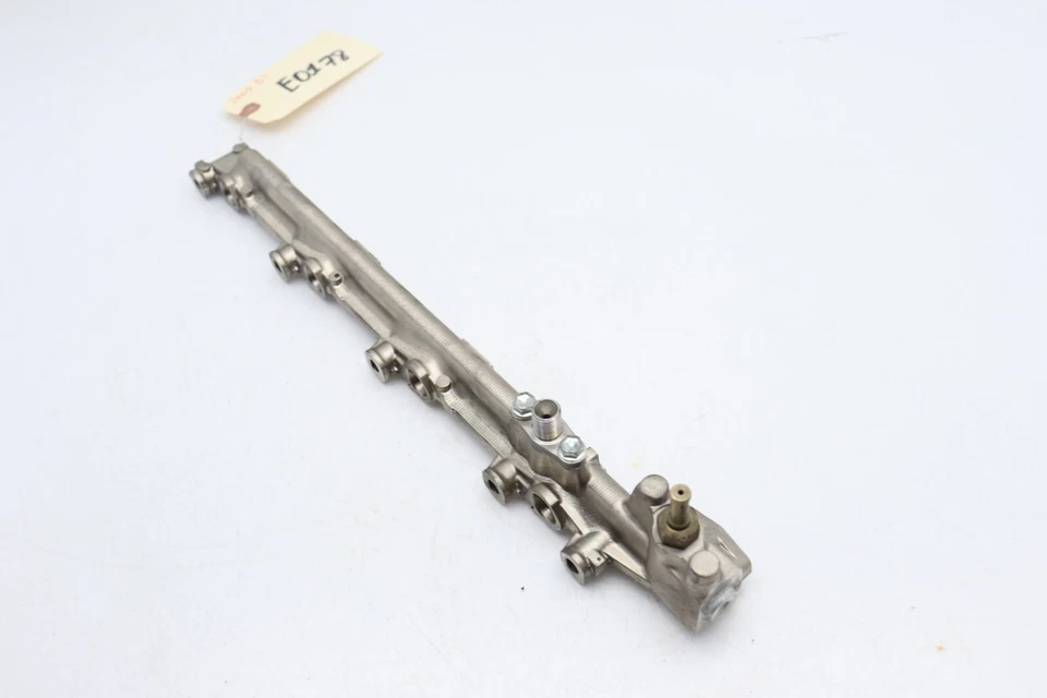 08-14 LEXUS IS F RIEL DE COMBUSTIBLE LADO PASAJERO DERECHO E0178 Foto 2 de 4