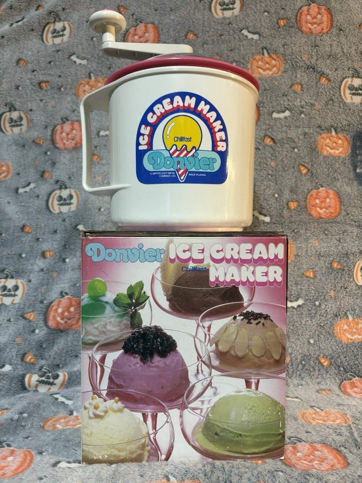DONVIER CHILLFAST ICE CREAM MAKER 1 QUART - 2 pints - Blue RIM - Made in Japan