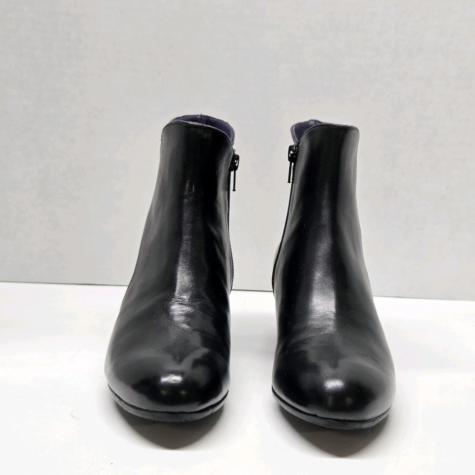 Botín de cuña Vaneli de cuero negro, para mujer talla 8,5 perfecto estado Foto 3 de 4