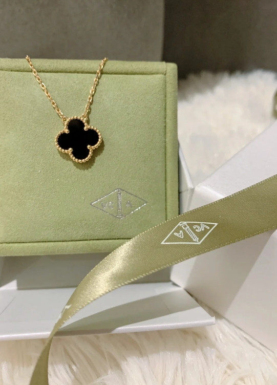 Van Cleef Arpels Necklace Vintage Alhambra Pendant 18K YG Black