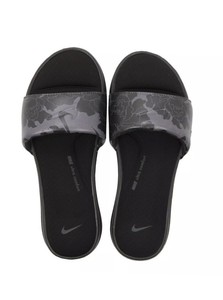 nike sliders size 2.5