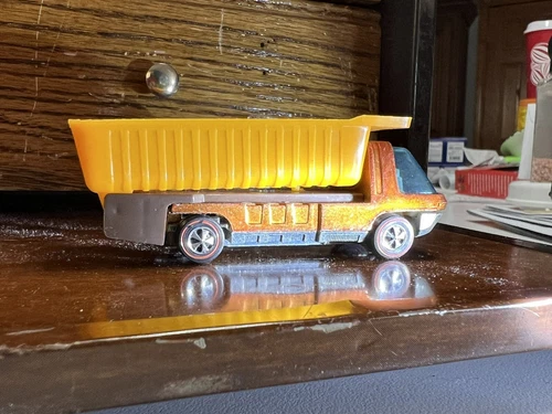 Hot wheels redline the heavyweights dump truck orange includes original button