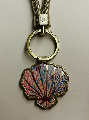 New Lilly Pulitzer Wristlet Keychain Seashell Featured in Splashdance - Picture 4 of 14