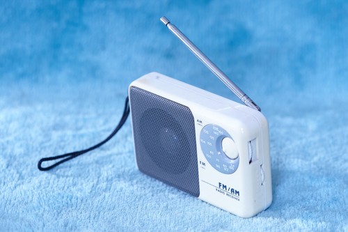 STEREO FM/AM PERSÖNLICHES MICRO TRAGBARES TRANSISTORRADIO.94-487677