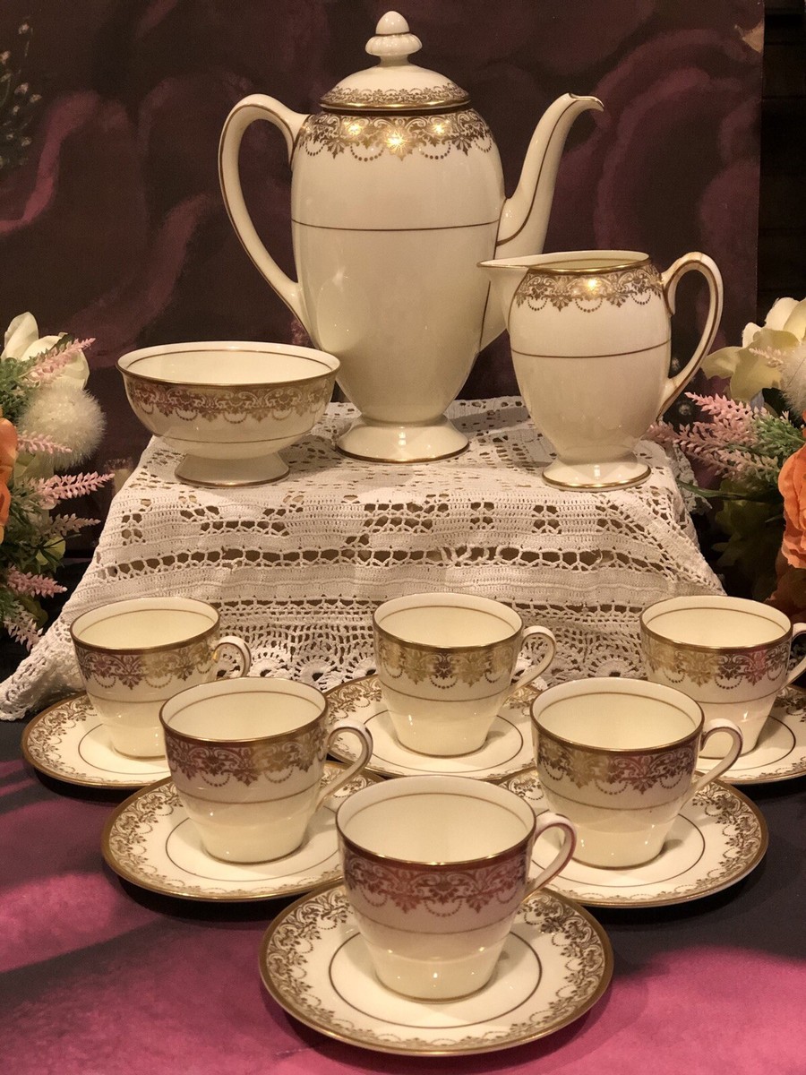 Vintage 1930s Royal Doulton Art Deco Gold Tea Cup & Saucer Vintage 1930s Royal Doulton Art Deco Gold Tea Cup & Saucer
