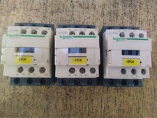 1 contacteur SCHNEIDER LC1D18  3 poles + contact NO / NC bobine 230V