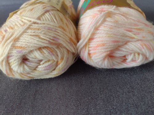 VINTAGE Unger Crocus Acrylic Yarn Made In Belgium 40g - Lot of 2 - New Old Stock - Picture 10 of 14