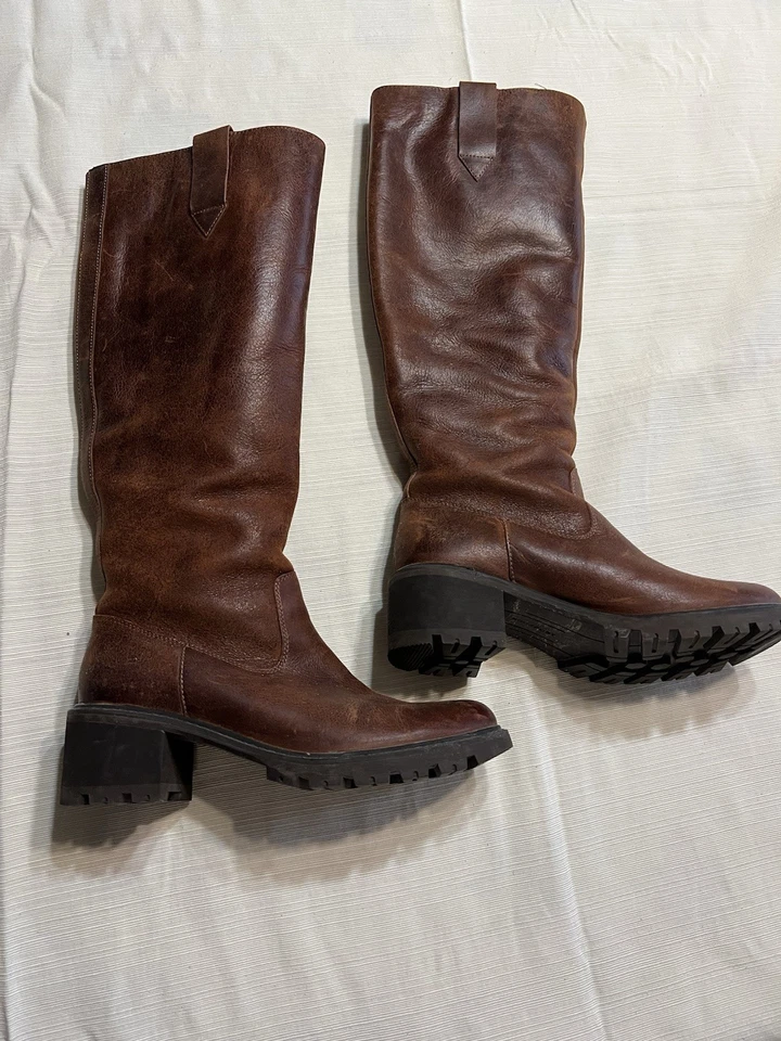 Women’s Rockport Brown leather boots size 8 1/2, Excellent Condition - Image 3 of 4