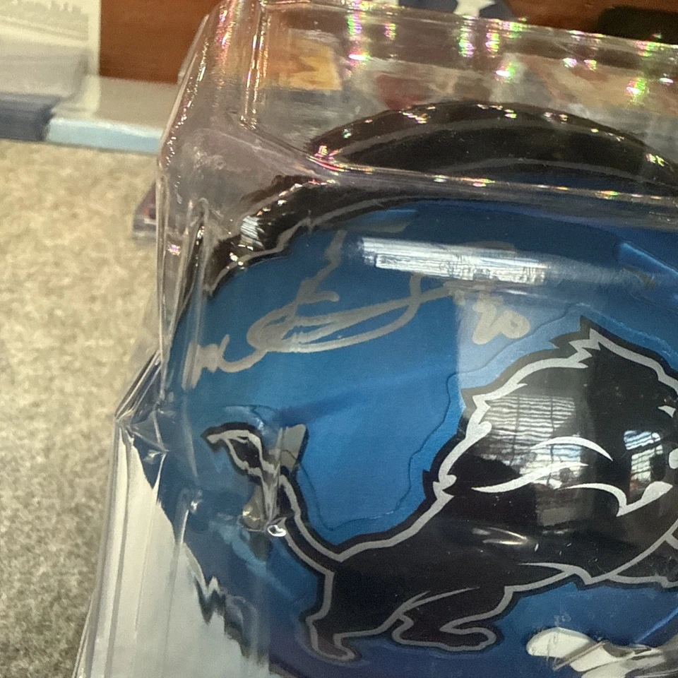 Minicasco autografiado Detroit Lion Ndamukong Suh Riddle Foto 2 de 4