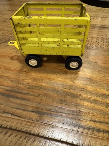 VINTAGE Tonka Farm Tractor Wagon #55321 Yellow Trailer 4" stake sides