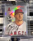 Topps Chrome Mike Trout Los Angeles Angels #150 Refractor Baseball Card auto