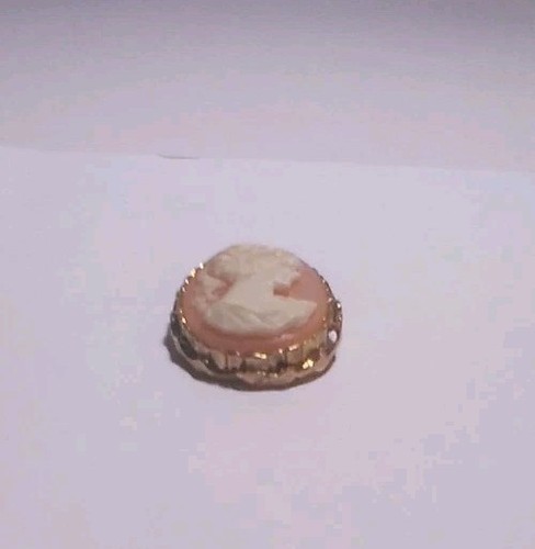 Broche ovalado vintage camafeo niña tono dorado solapa prendedor Sarah Coventry BONITO - Imagen 4 de 6