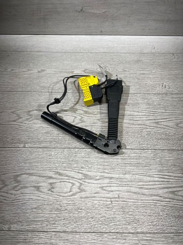 BMW 3 F30 F35 F31 2012 Gurtschloss vorne 7259387 KAN15672