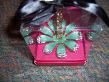 VINTAGE NIB TRES BELLES COLLECTION EMBELLISHED GREEN ENAMELED RING HOLDER
