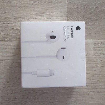 Apple EarPods with Lightning Connector In Ear Canal Headset