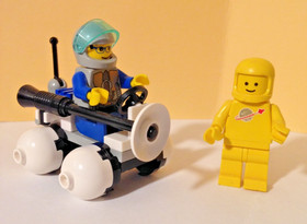 Lego set 7301 Rover/lom013 Minifigure & Sp007 Minifigure - Space/Life on Mars