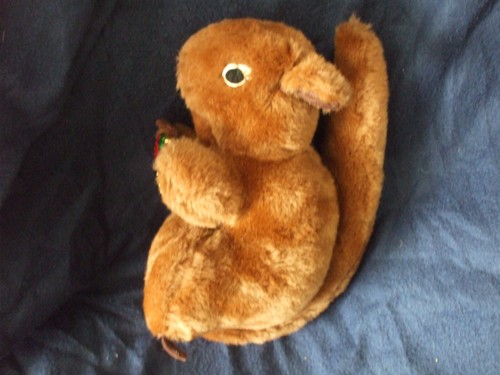 10-1/2" plush red brown squirrel holding fruit - Picture 3 of 7