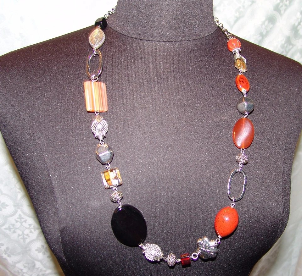 Collar Premier Designs 33 1/2" Mujer Joyería Multicolor Rojo Negro Piedras Foto 2 de 4