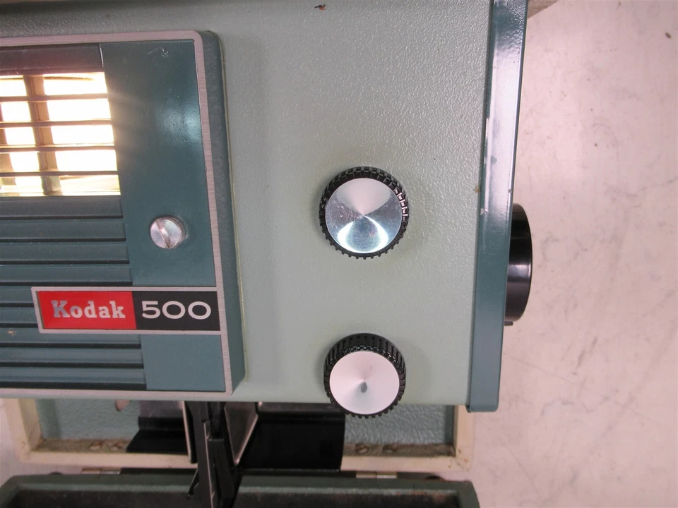 Vintage Kodak 500 Slide Projector Model B 2x2 Working Light Source  - Image 3 of 4