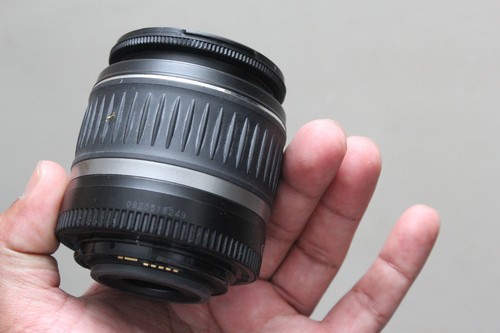 Canon Ultrasonic Zoom Lens EF-S 18-55mm 1:3.5-5.6 II USM Working - Picture 9 of 18