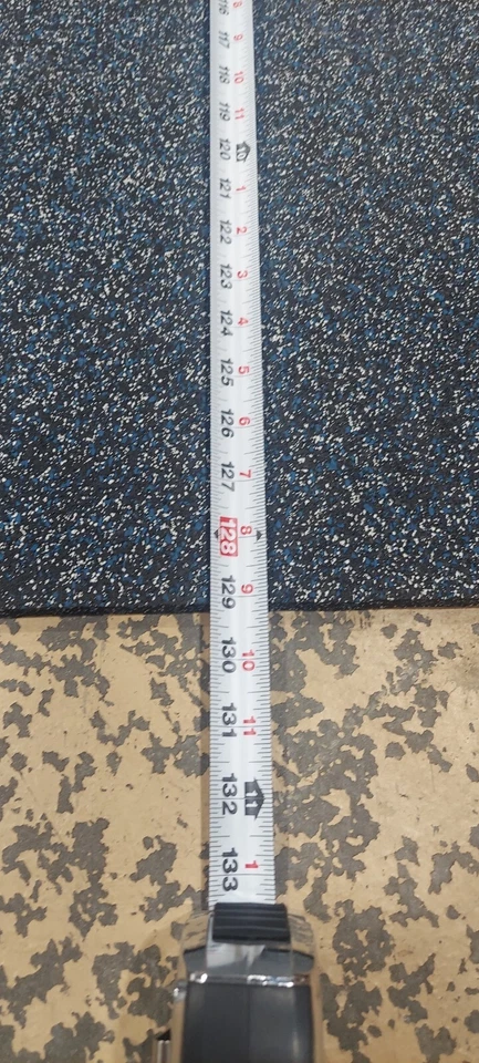 Alfombra de equipo de ejercicio y gimnasio de 8 mm de grosor 10' 3/4 por 3' 3/4 rollo de goma comprimida Foto 3 de 4