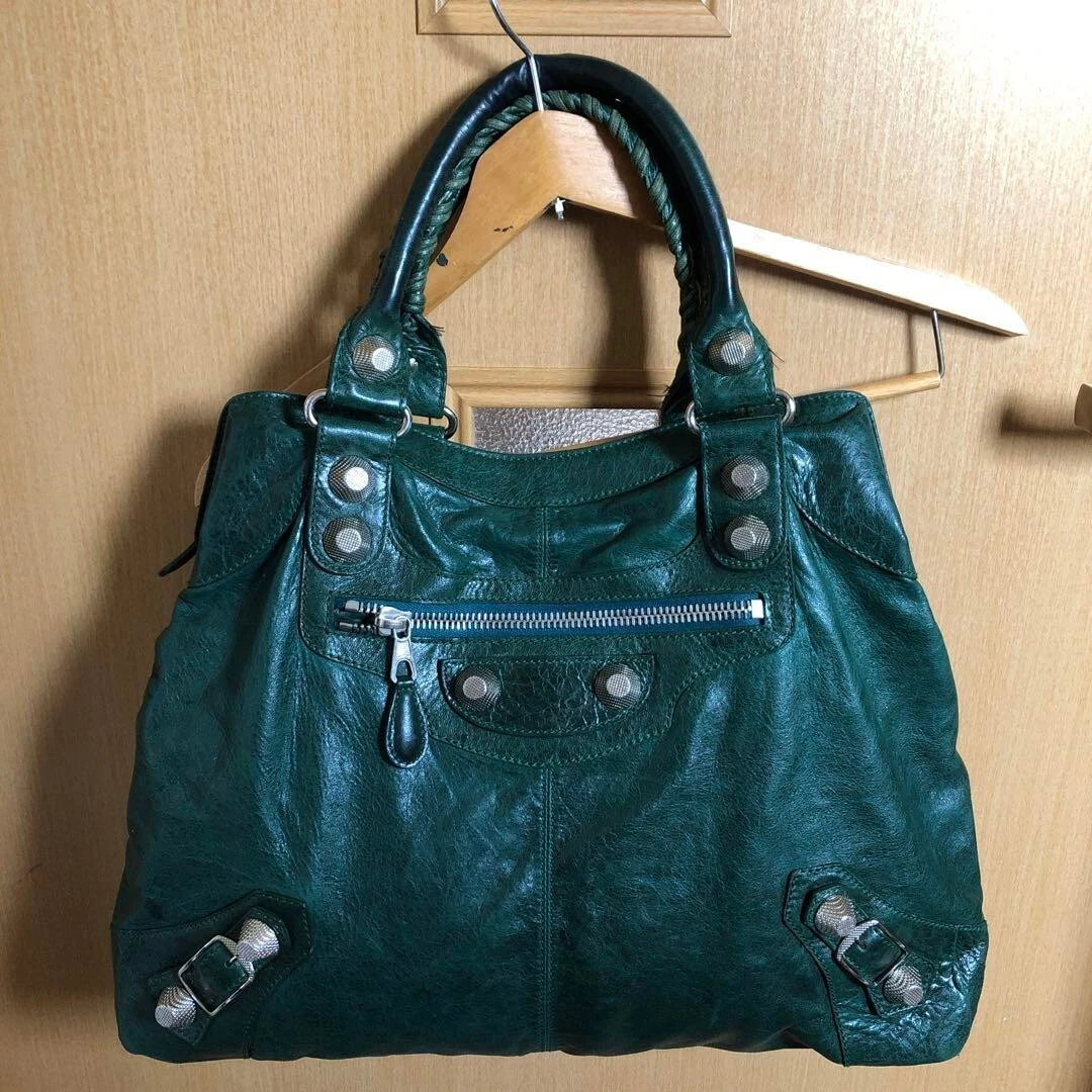 49 kuvaa aiheesta balenciaga bag vestiaire collective