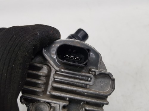 2022 MERCEDES EQA H243 300 AMG AUXILIARY WATER PUMP OEM A0005003800 - Picture 8 of 9
