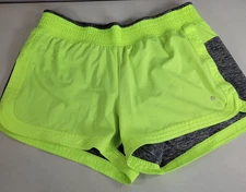 Xersion Womens Shorts Medium Neon Green Pull-On Lined Quick Dry Activewear Gym