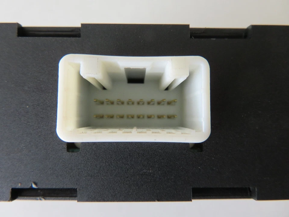 RENAULT TWINGO BODY CONTROL MODULE 259902656r 2014-2017 AMS1558 - Image 4 of 4