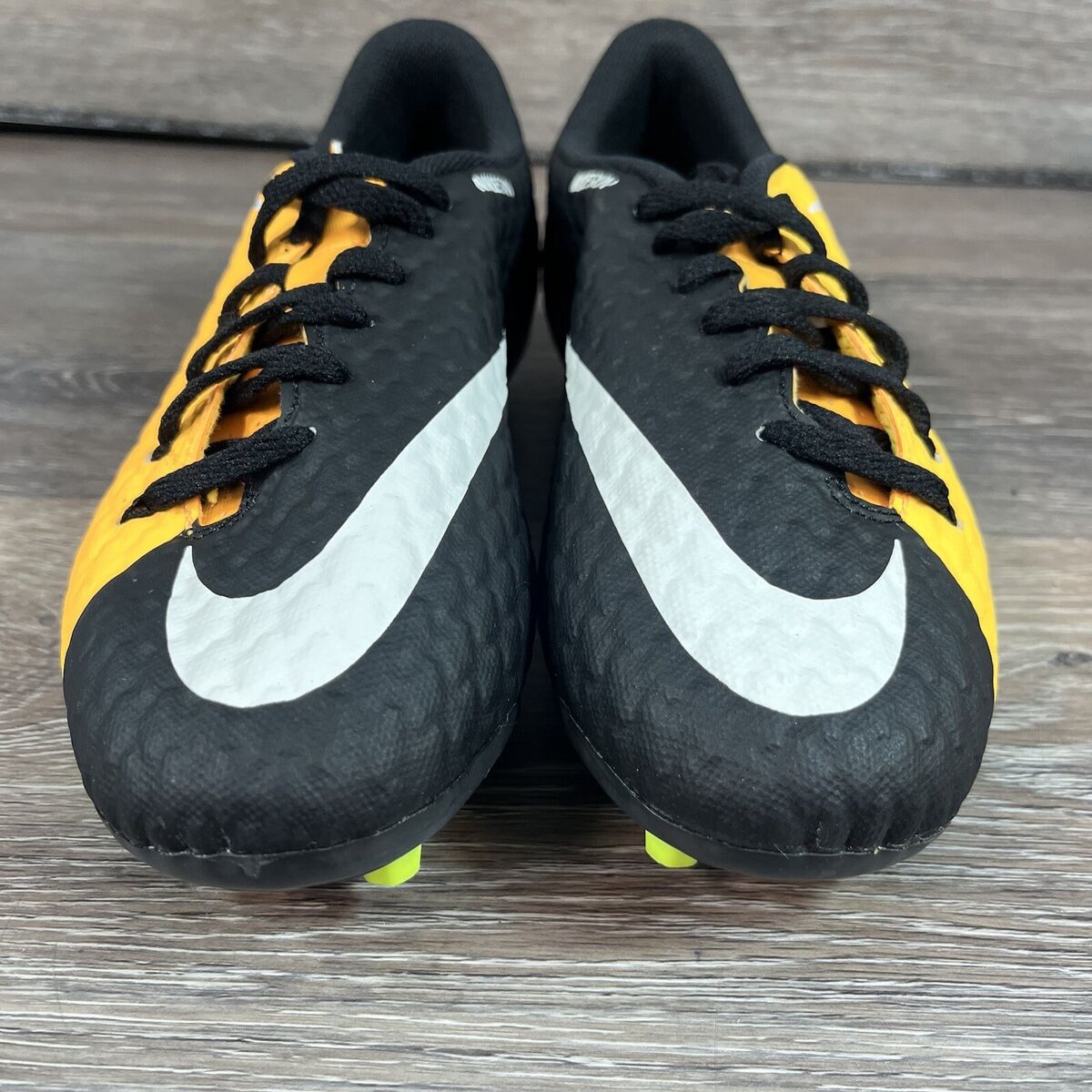 Size 4.5 (GS) - Nike Hypervenom Phelon III FG Low Yellow Size 4.5 (GS) - Nike Hypervenom Phelon III FG Low Yellow