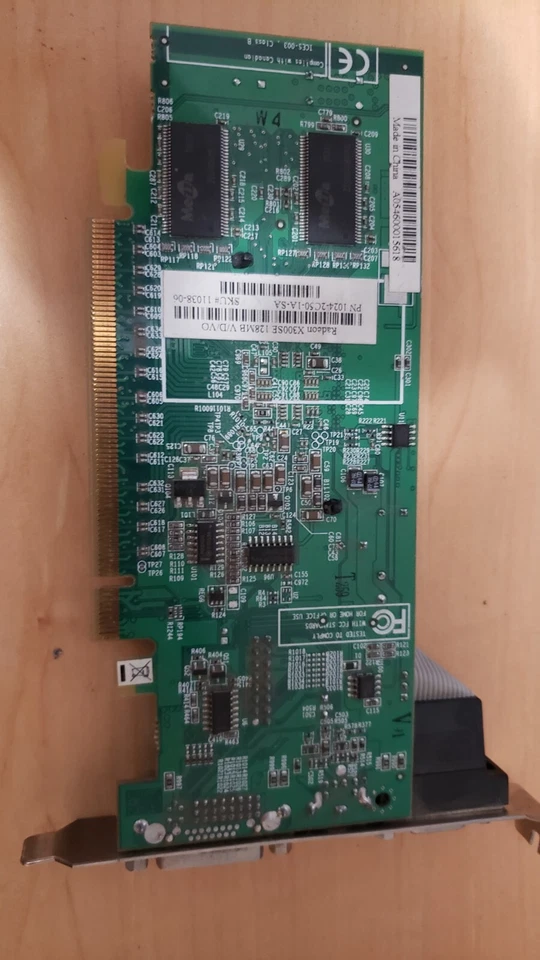 HP ATI Radeon X300 SE 128MB DDR SDRAM PCI Express x16 Graphics adapter - Image 3 of 4