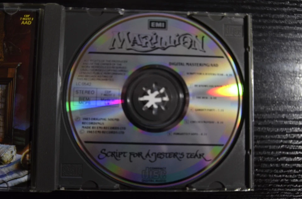 MARILLION (FISH) - Script For A Jesters Tear (CD) UK EMI SWINDON CDP 7 46237 2! - Bild 3 von 3