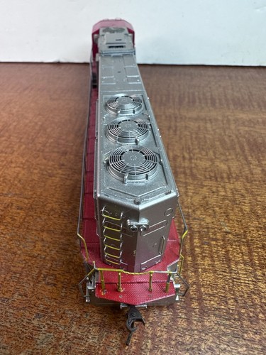 HO SD75I Athearn Genesis BNSF Burlington Northern Santa Fe Powered Locomotive - Picture 8 of 8