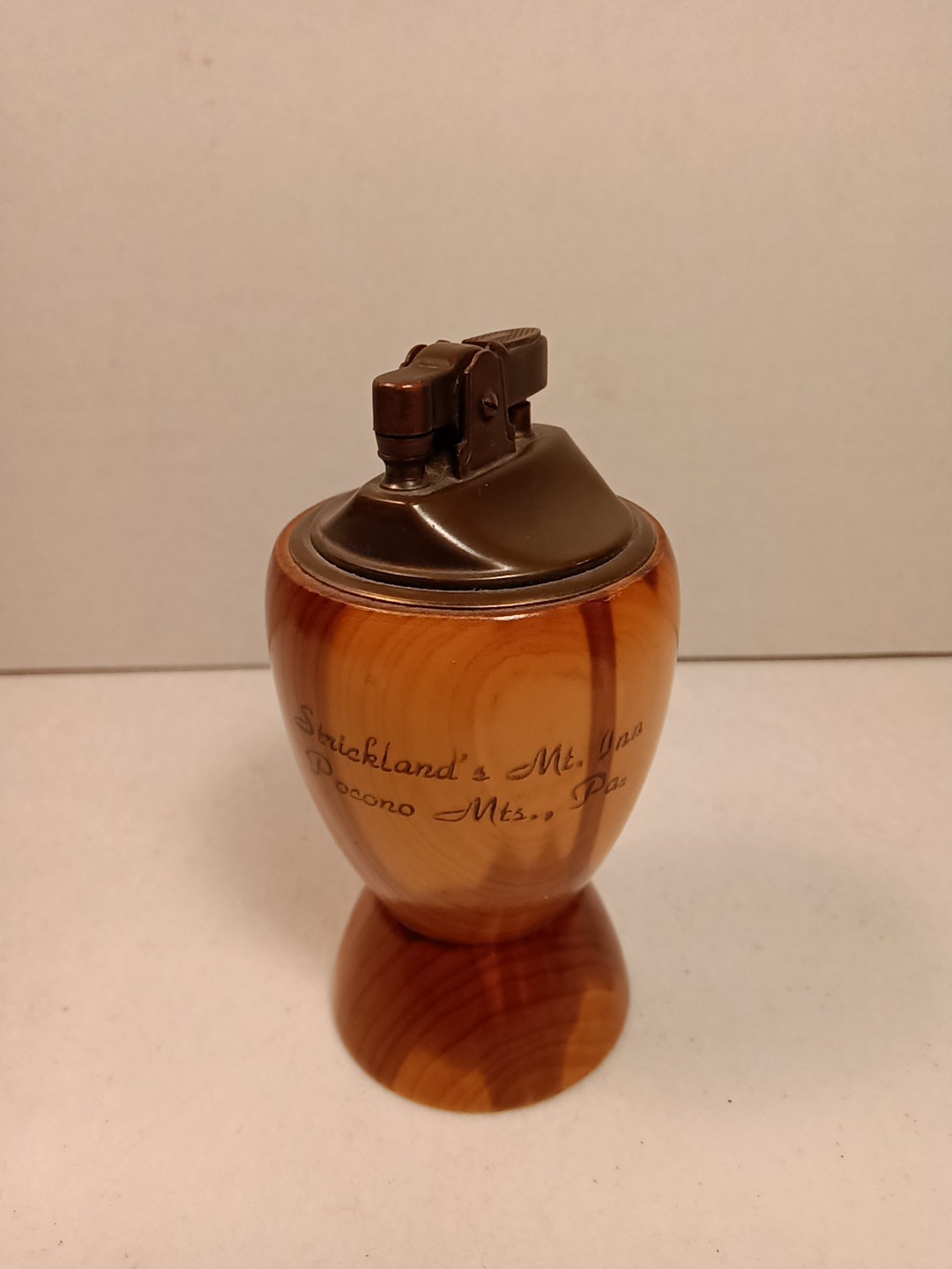 Poconos Pa Wooden Souvenir Japan! Read