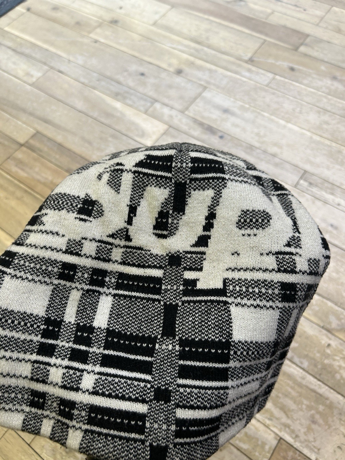 Supreme Big Logo Beanie White Plaid FW23 One Size