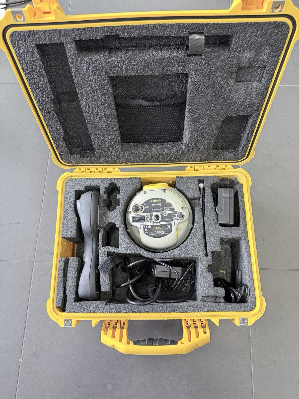 Trimble R8 Model 2 450-470 MHz Base Rover RTK Kit TSC3 Access 2016.12 L5 GLONASS