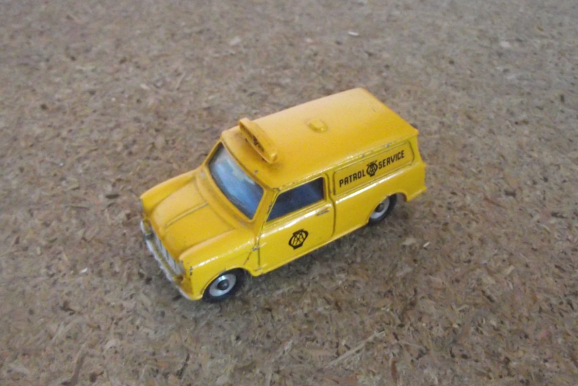 Dinky 274, AA Patrol Mini Van - Free Price Guide & Review