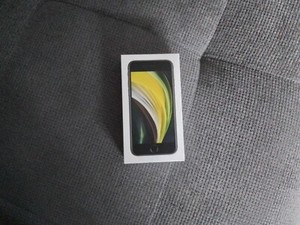 Apple iPhone SE - 64GB - schwarz (Ohne Simlock) (Dual-SIM)